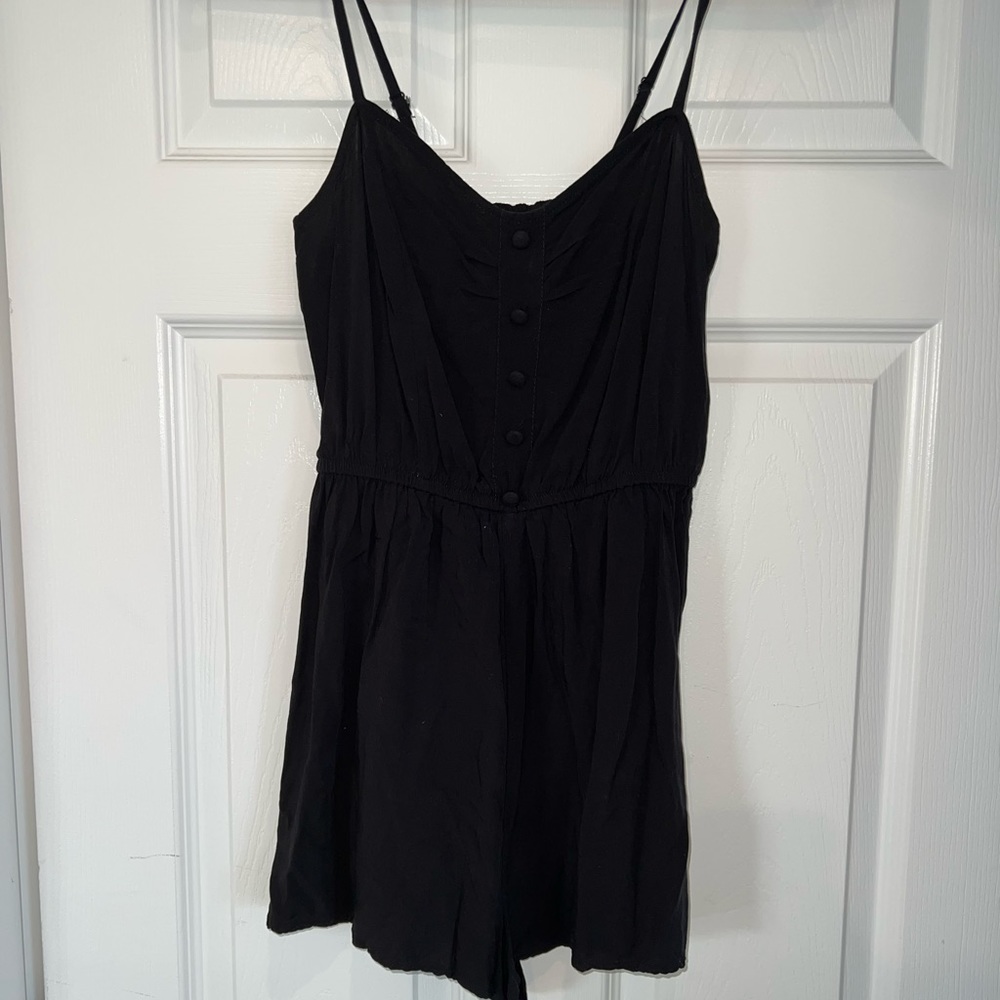 Cute black romper!